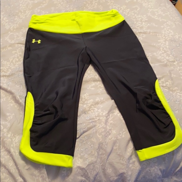 Under Armour Cropped Yoga Pants - Picture 2 of 3